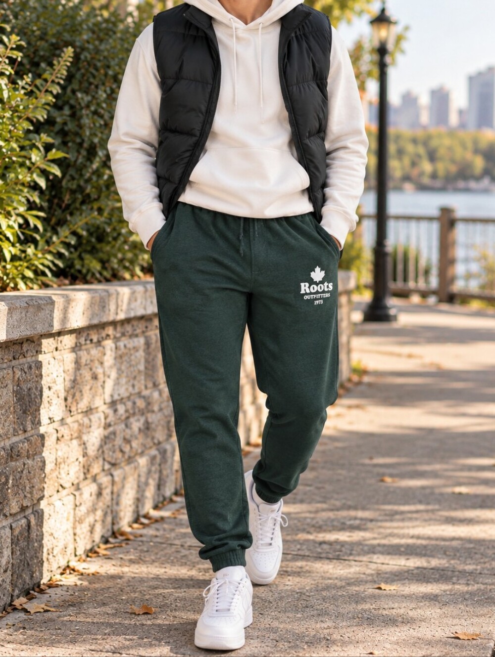Roots Outfitters Dark Green Logo Jogger Sweatpants Cotton Blend Men’s Casual